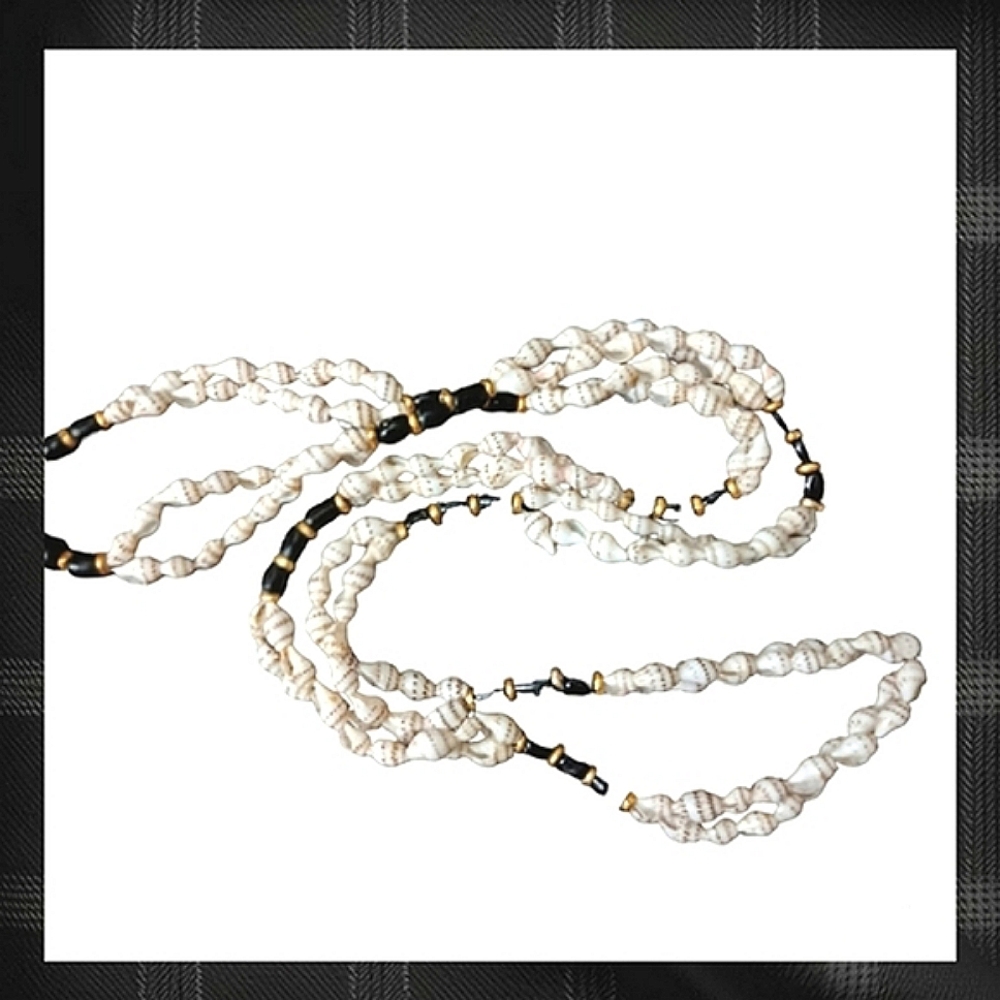 Vintage Mini Conch Coastal Necklace